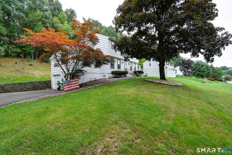 132 Woodfield Crossing Rocky Hill CT 06067