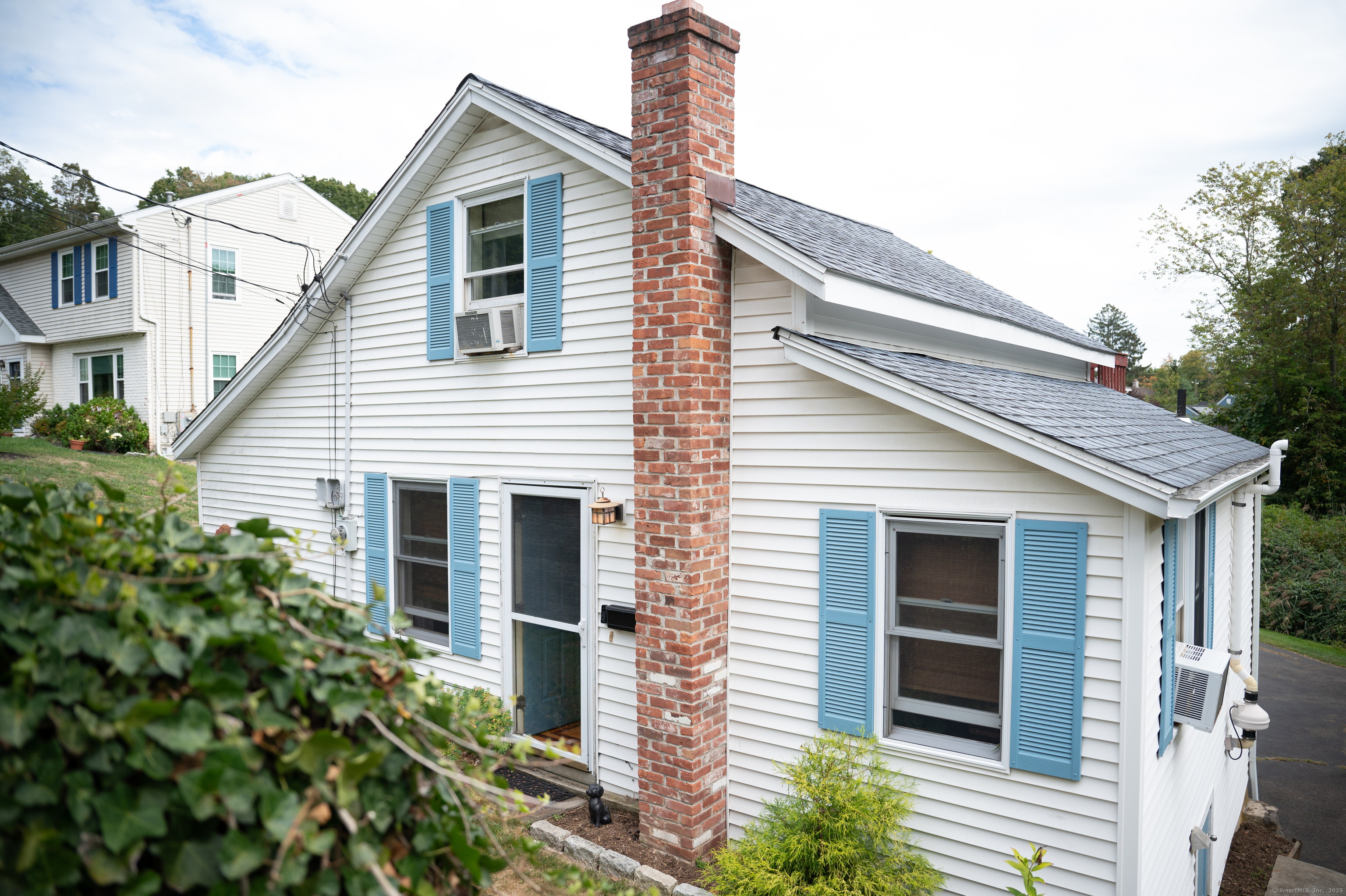 77 Chestnut Street Branford CT 06405