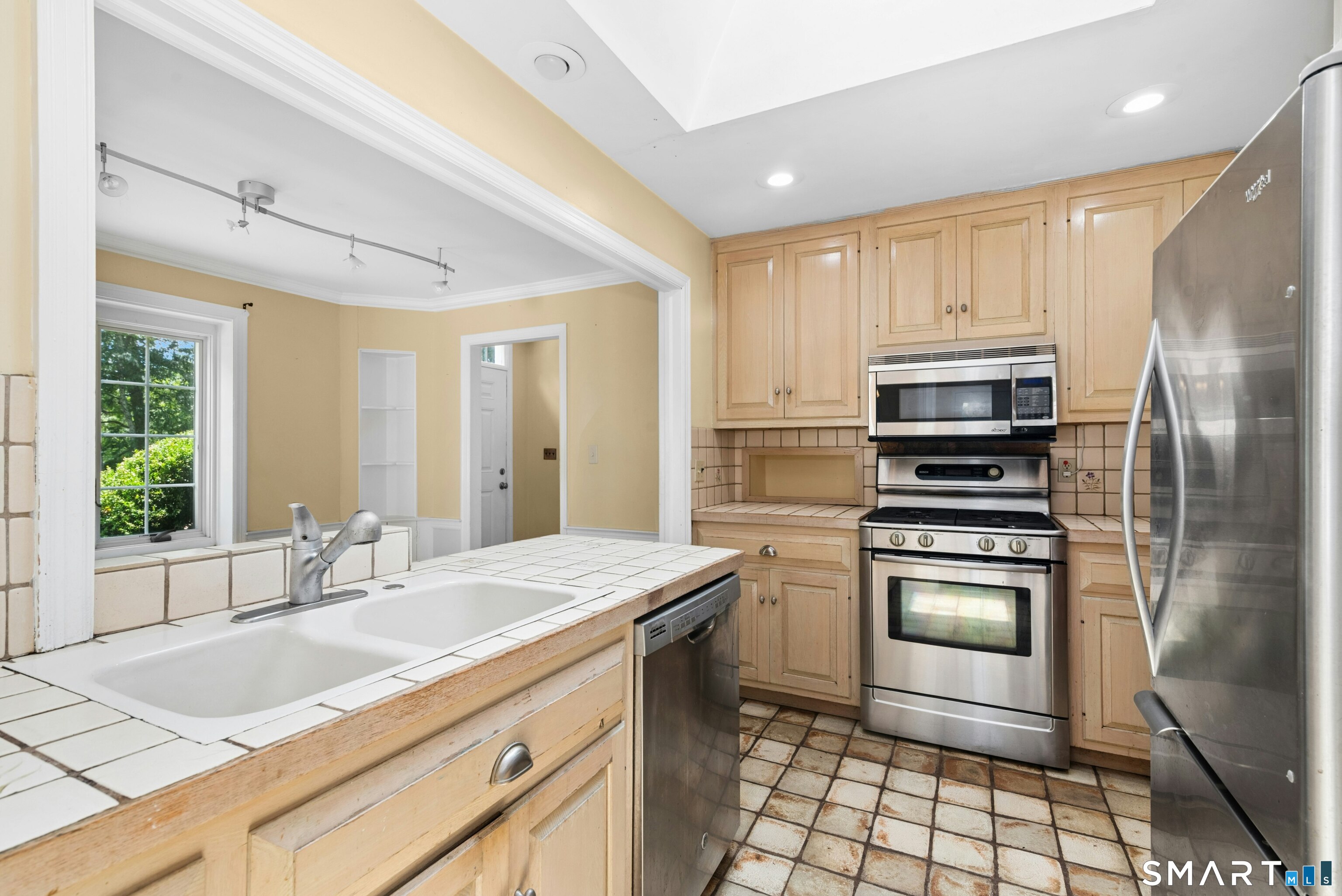 5195 Madison Avenue Trumbull CT 06611