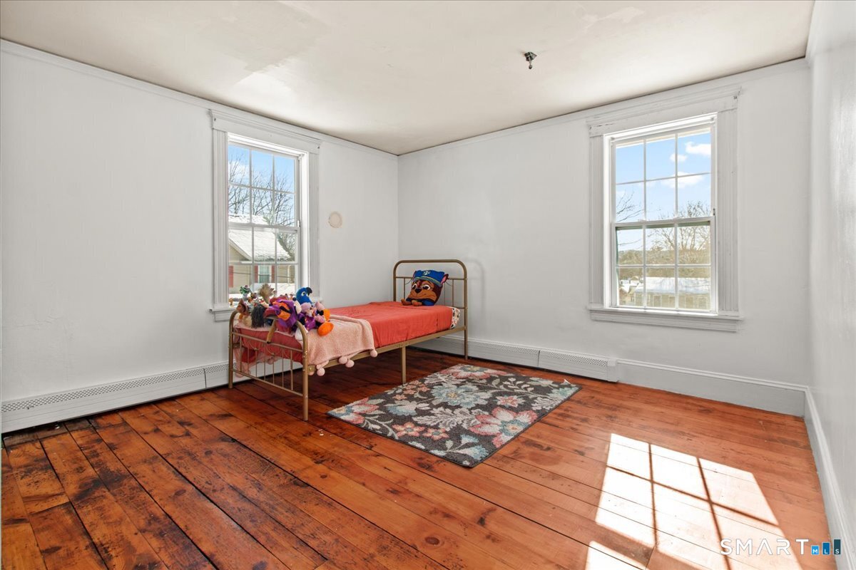 25 Seward Street Putnam CT 06260