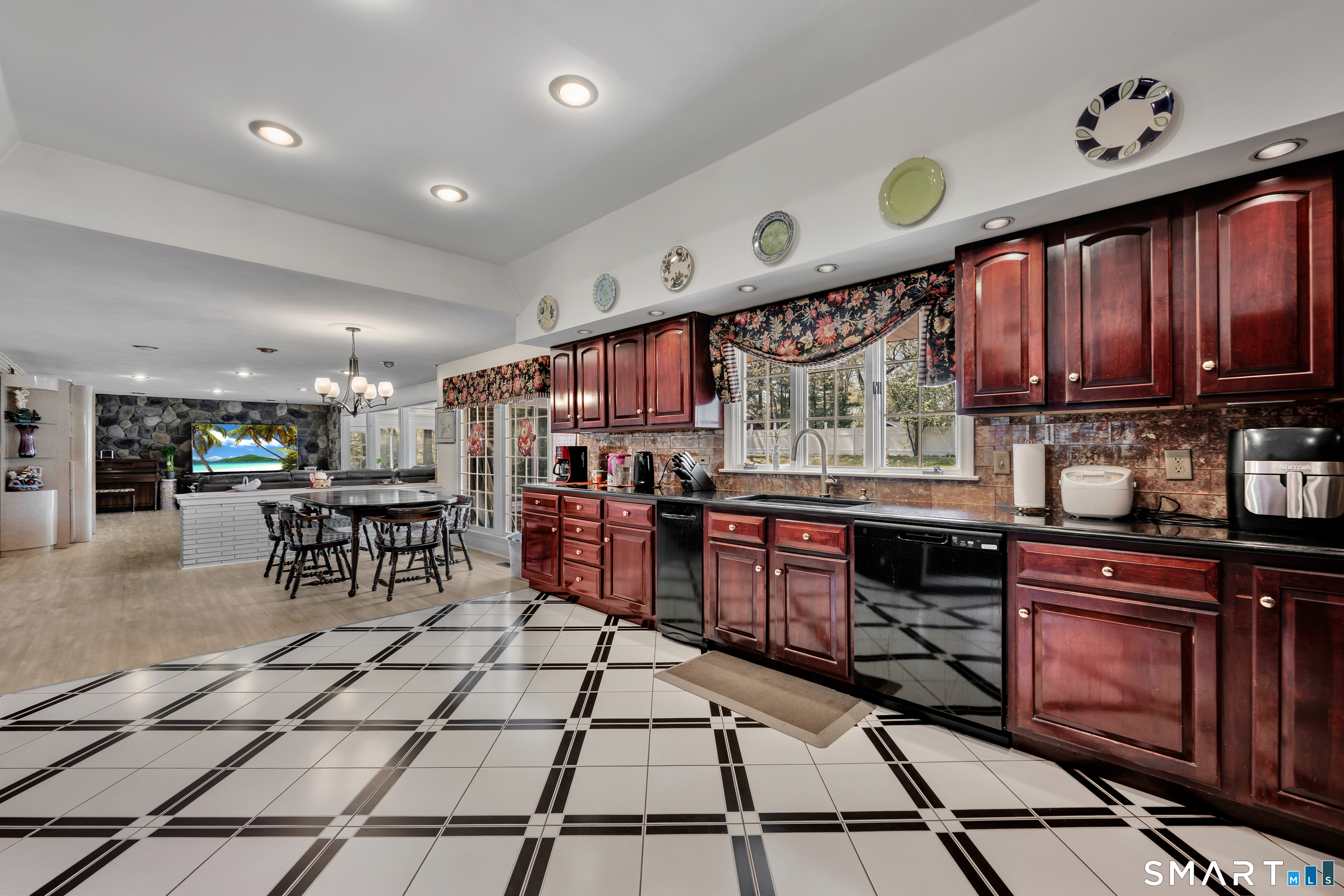 25 Doria Lane South Windsor CT 06074