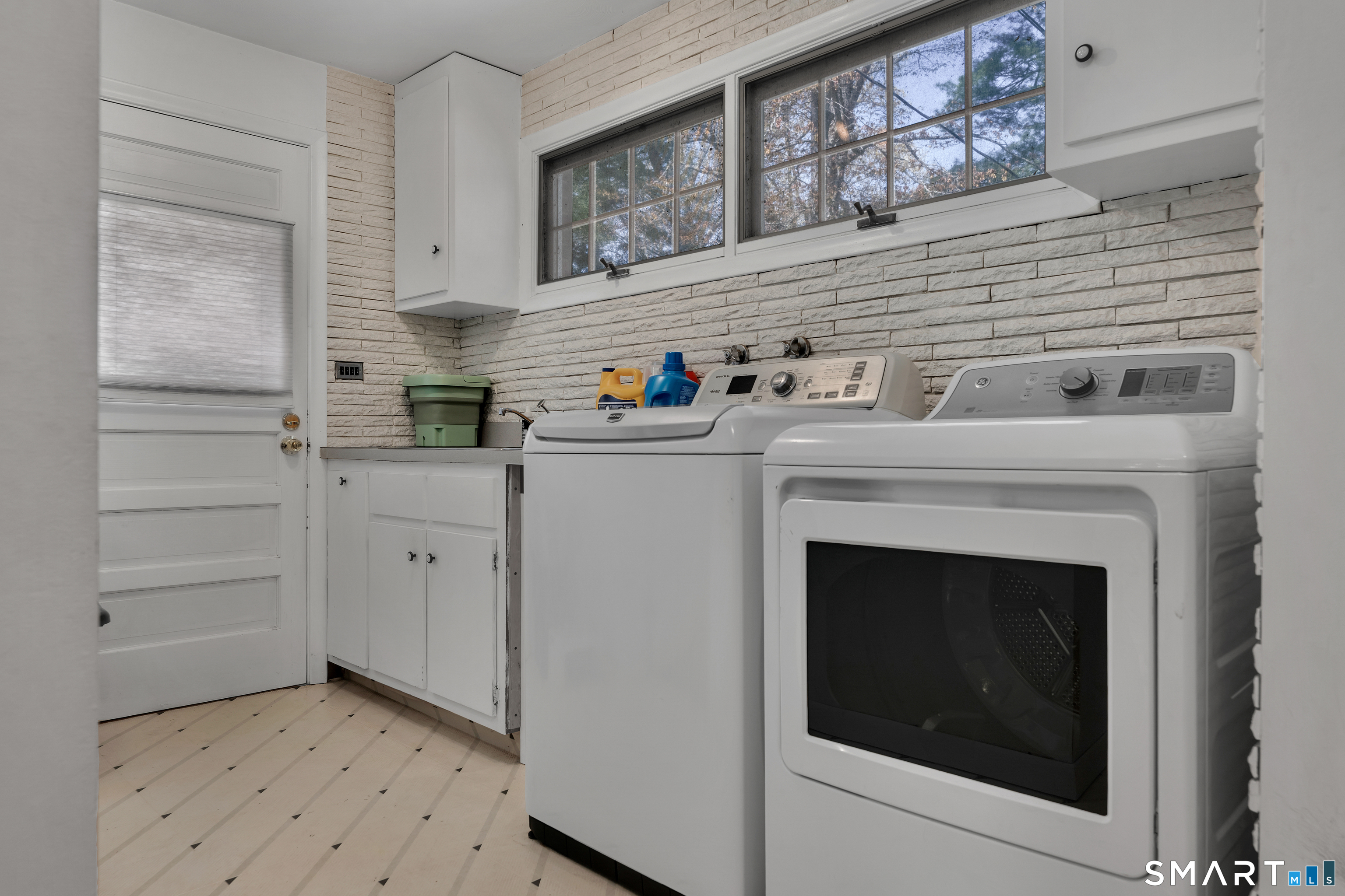 25 Doria Lane South Windsor CT 06074