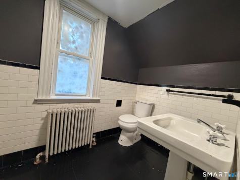 35 Edgehill Avenue Waterbury CT 06704