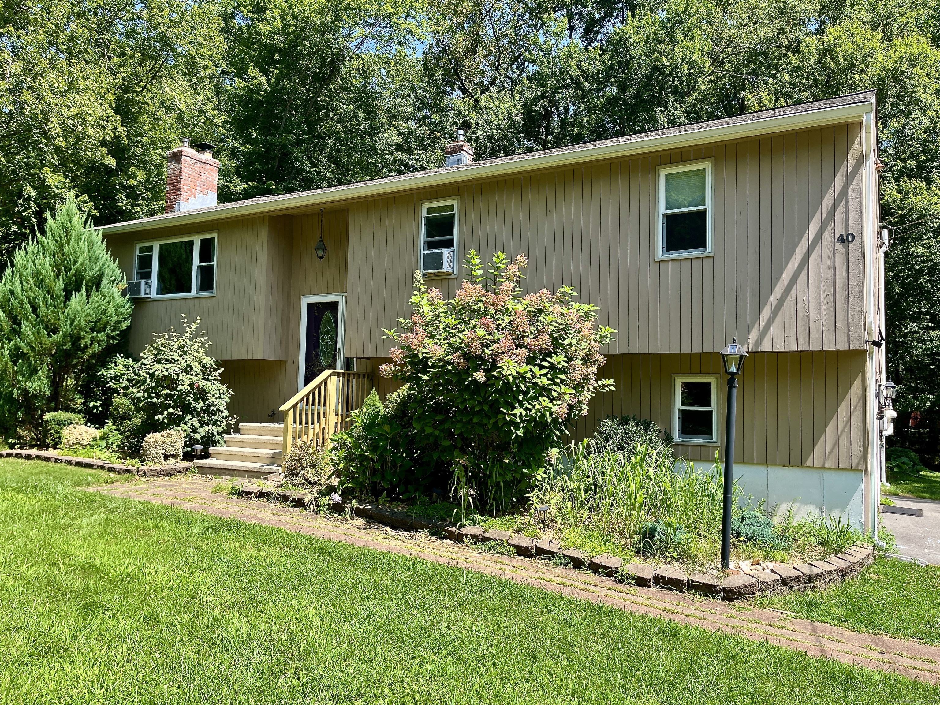 40 Crestwood Drive East Hampton CT 06424