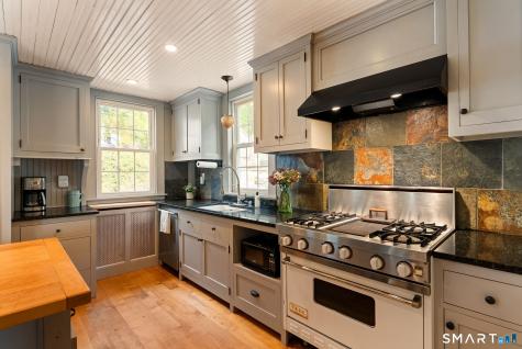 39 High Street Canton CT 06019