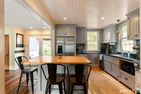 39 High Street Canton CT 06019