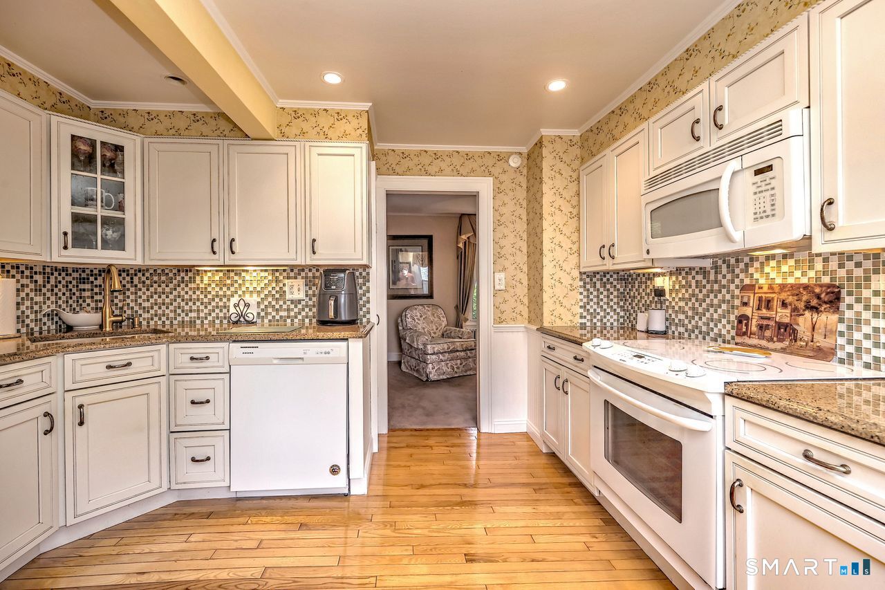 6 Harborside Drive Milford CT 06460