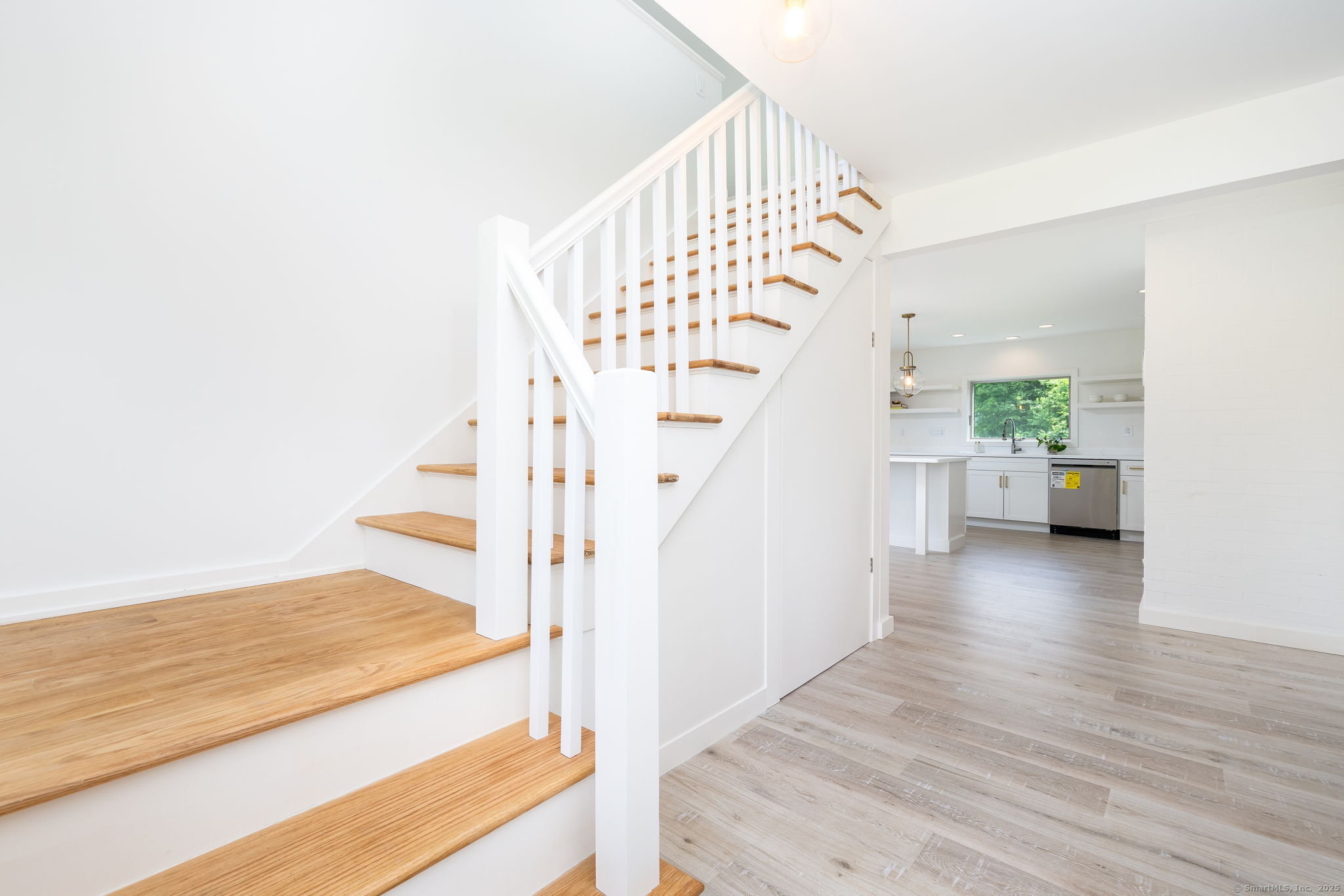 1669 Route 169 Woodstock CT 06281