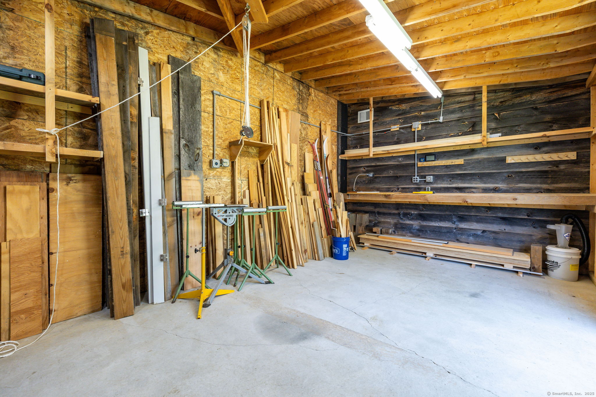 1669 Route 169 Woodstock CT 06281