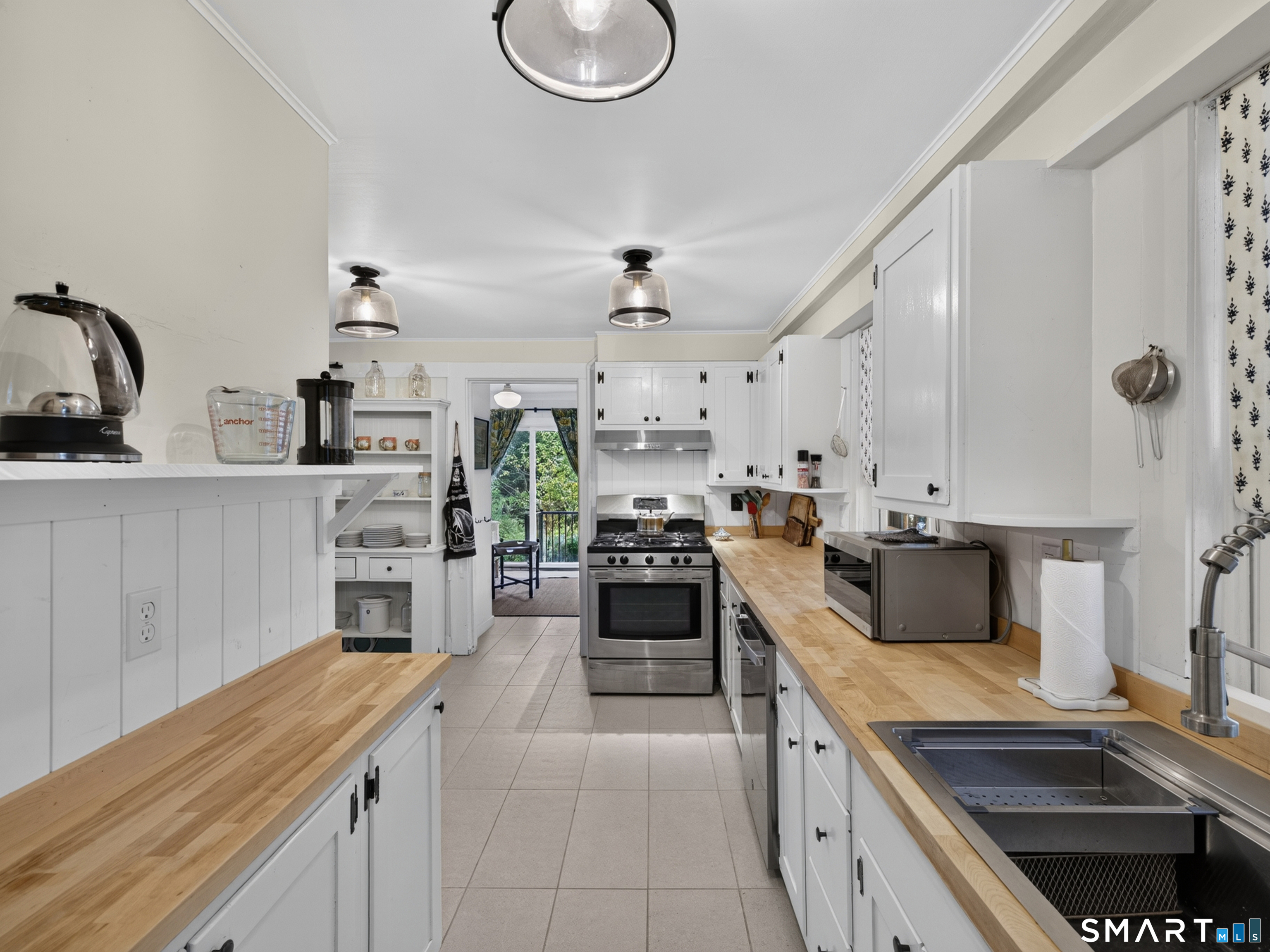 239 Ocean Avenue New London CT 06320