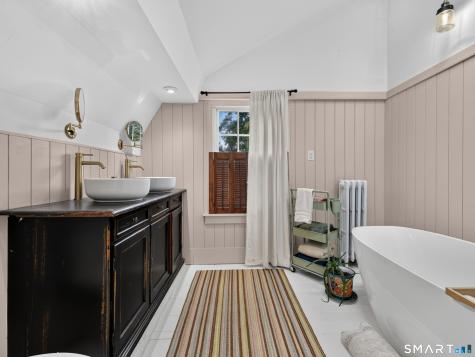 239 Ocean Avenue New London CT 06320