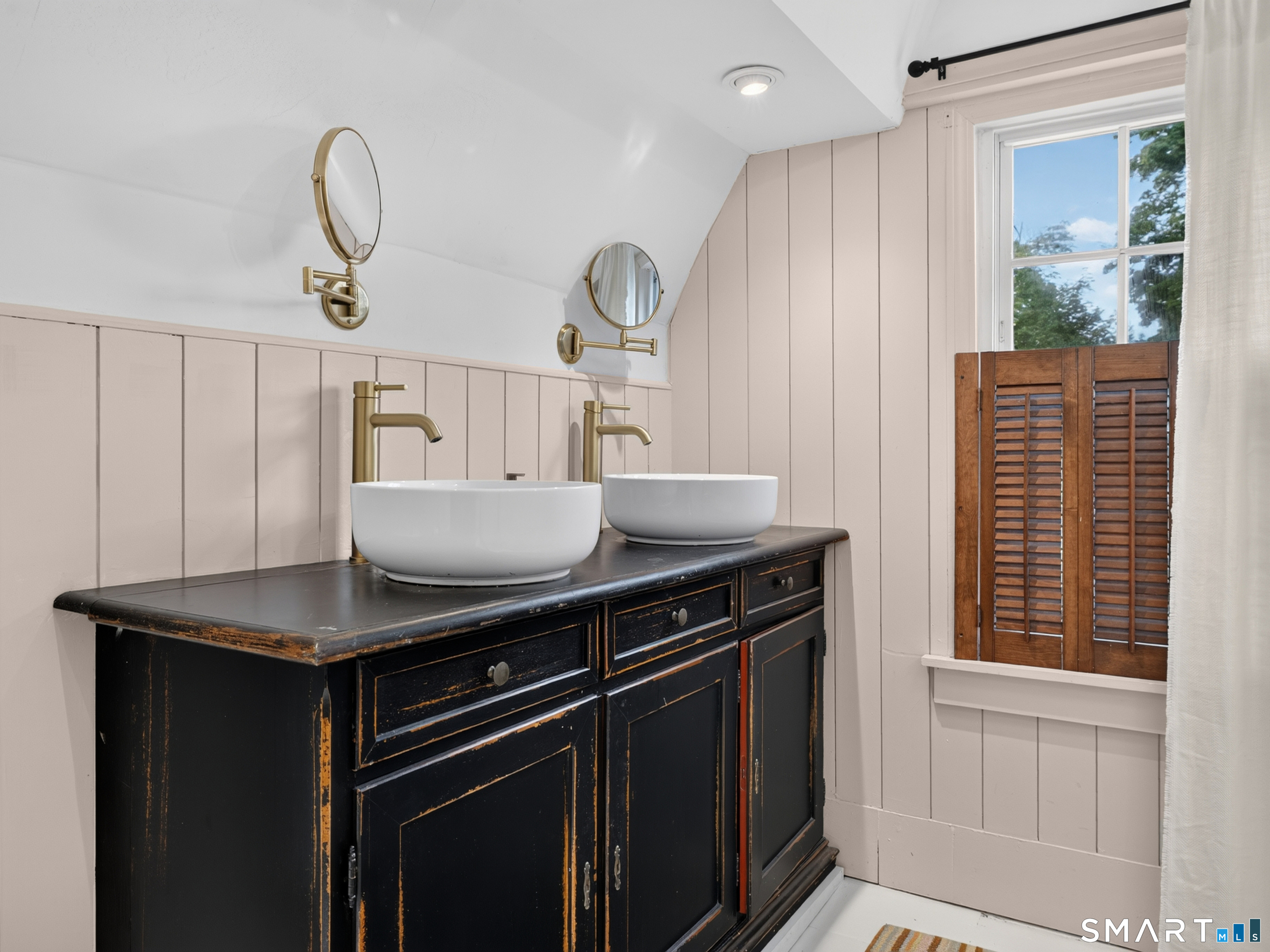 239 Ocean Avenue New London CT 06320