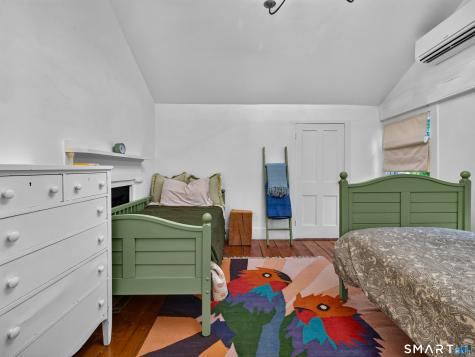 239 Ocean Avenue New London CT 06320
