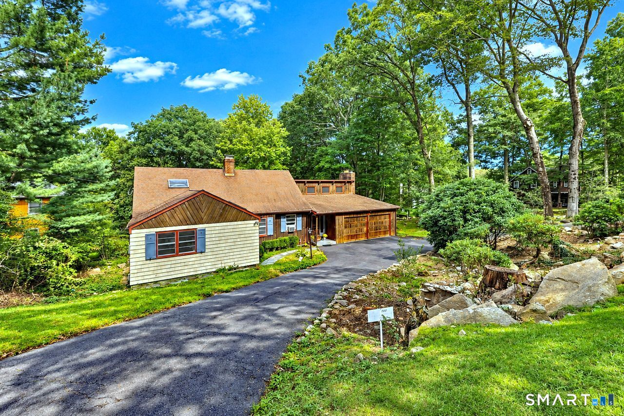 128 Old Dike Road Trumbull CT 06611