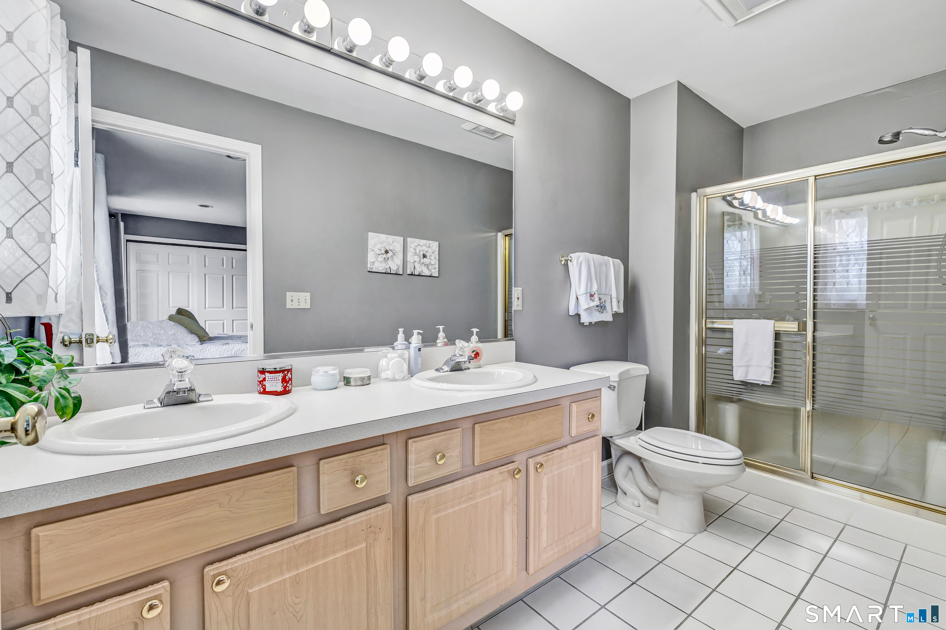 18 Hickory Hill Shelton CT 06484