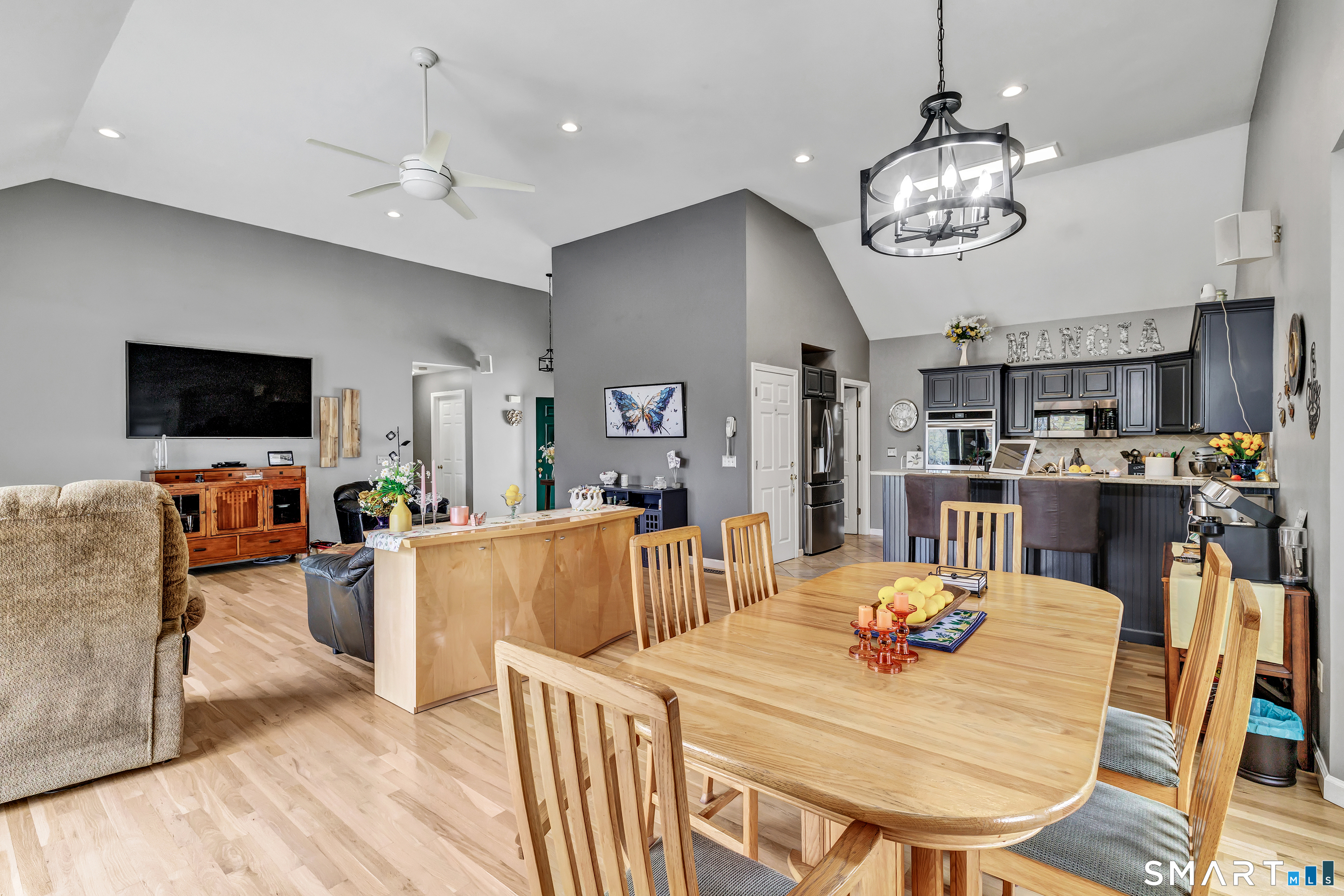 18 Hickory Hill Shelton CT 06484