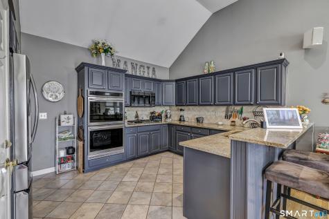18 Hickory Hill Shelton CT 06484