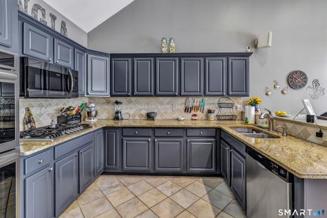 18 Hickory Hill Shelton CT 06484