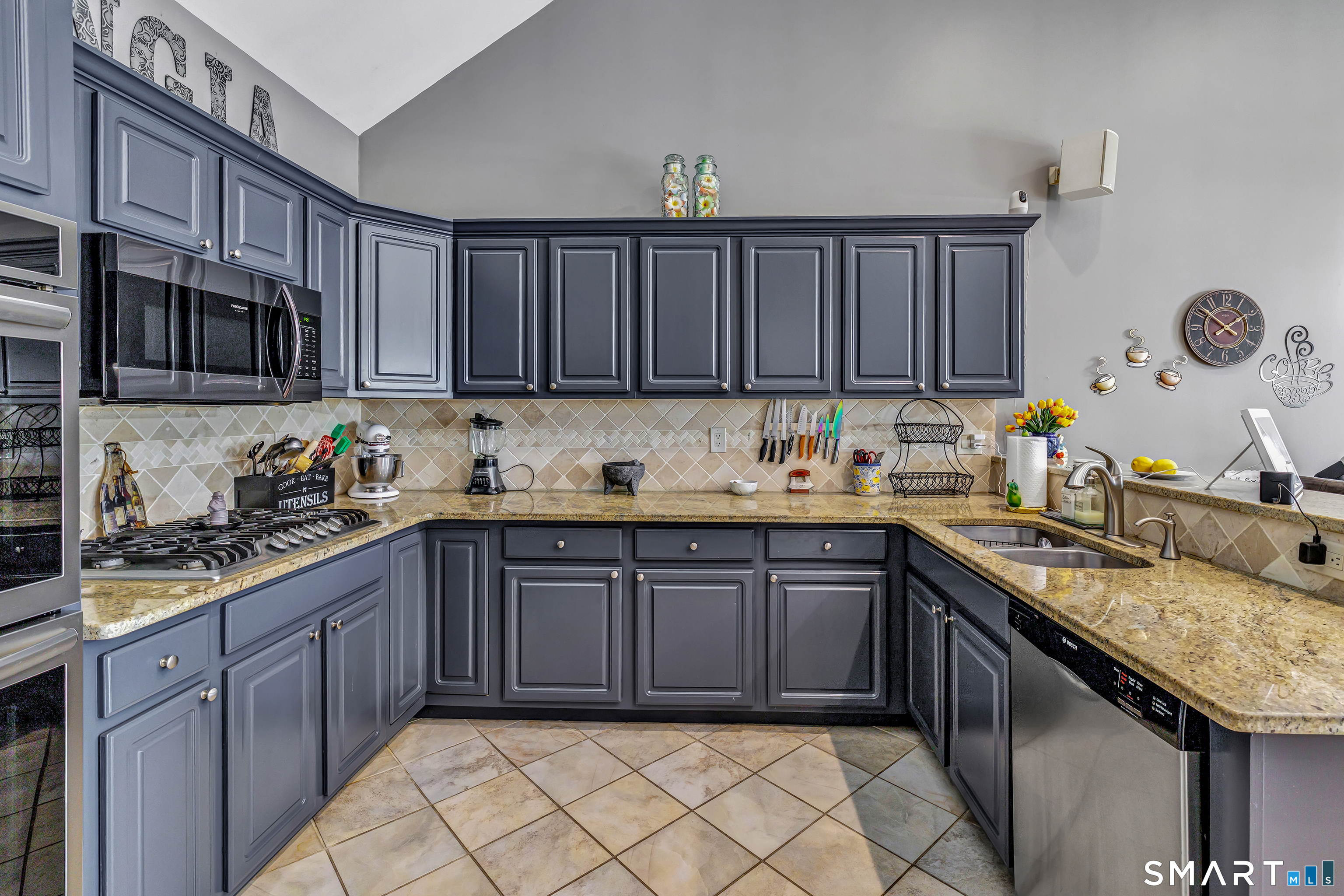 18 Hickory Hill Shelton CT 06484
