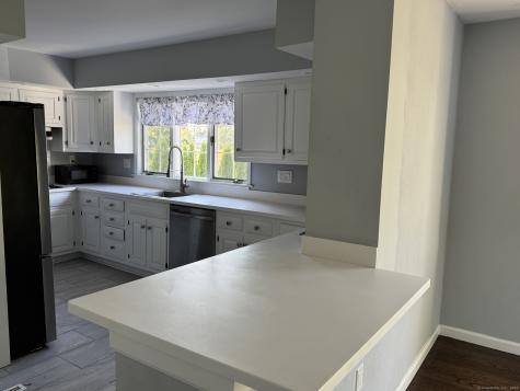 13 Fenway Road Branford CT 06405