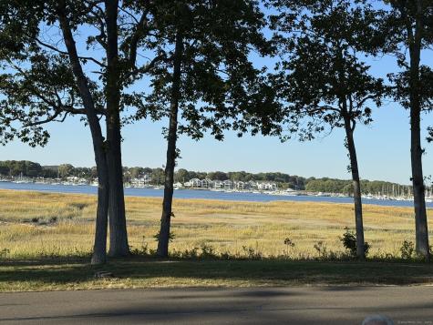 13 Fenway Road Branford CT 06405