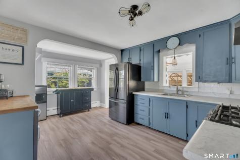 8 Bailey Avenue Wallingford CT 06492