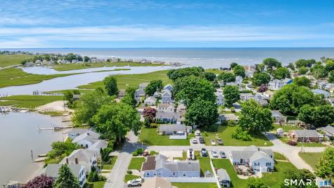 25 River Avenue Old Saybrook CT 06475