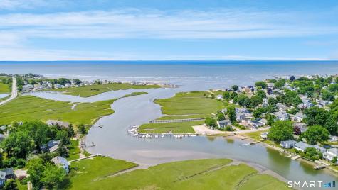 25 River Avenue Old Saybrook CT 06475