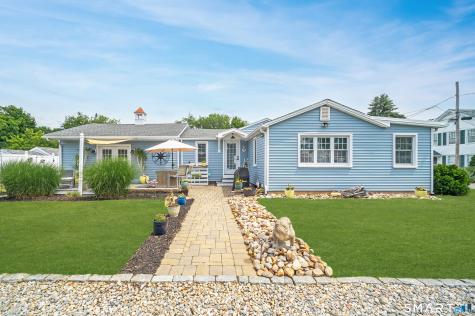 25 River Avenue Old Saybrook CT 06475