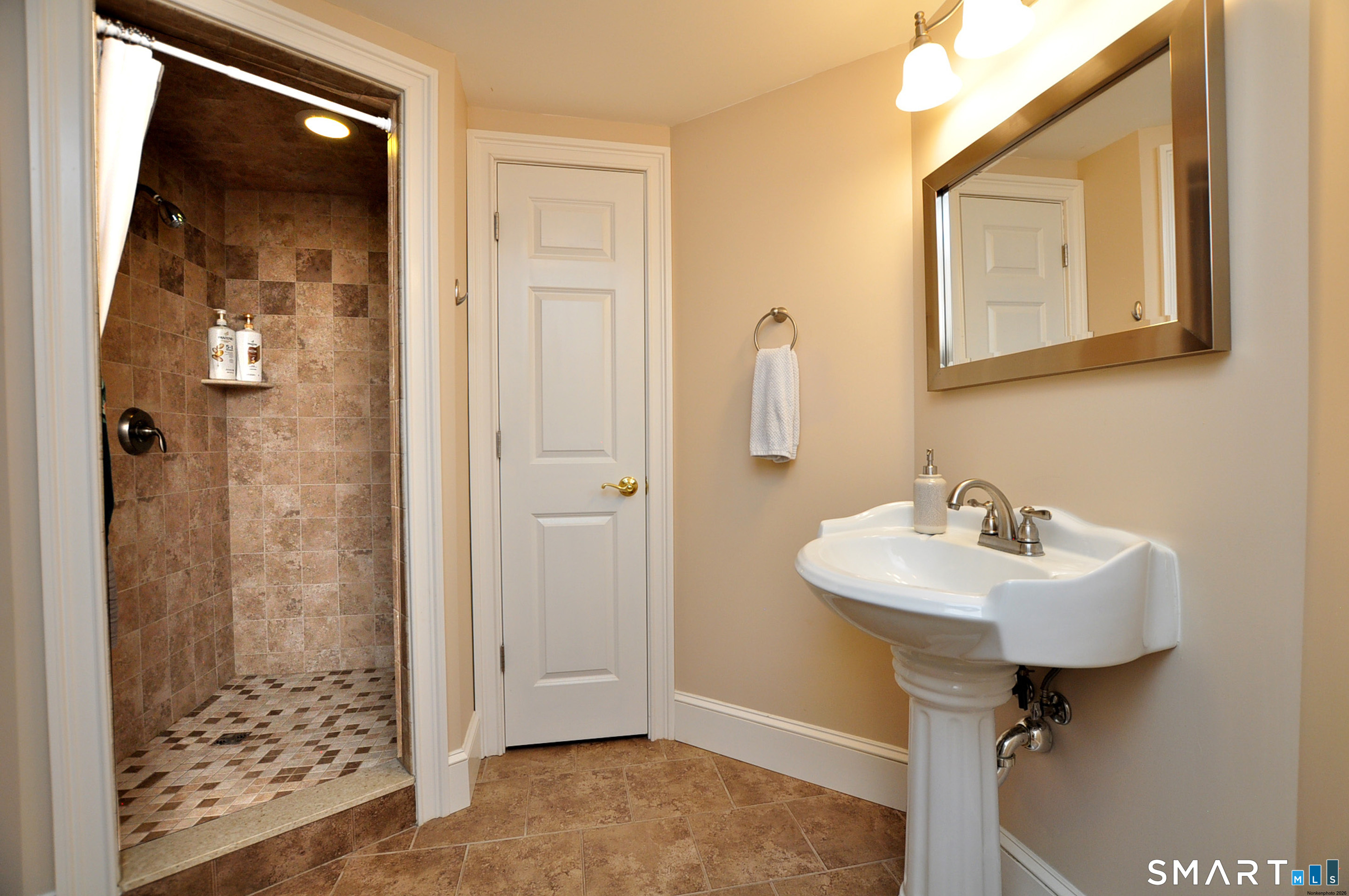 136 Village Gate Drive Southington CT 06489