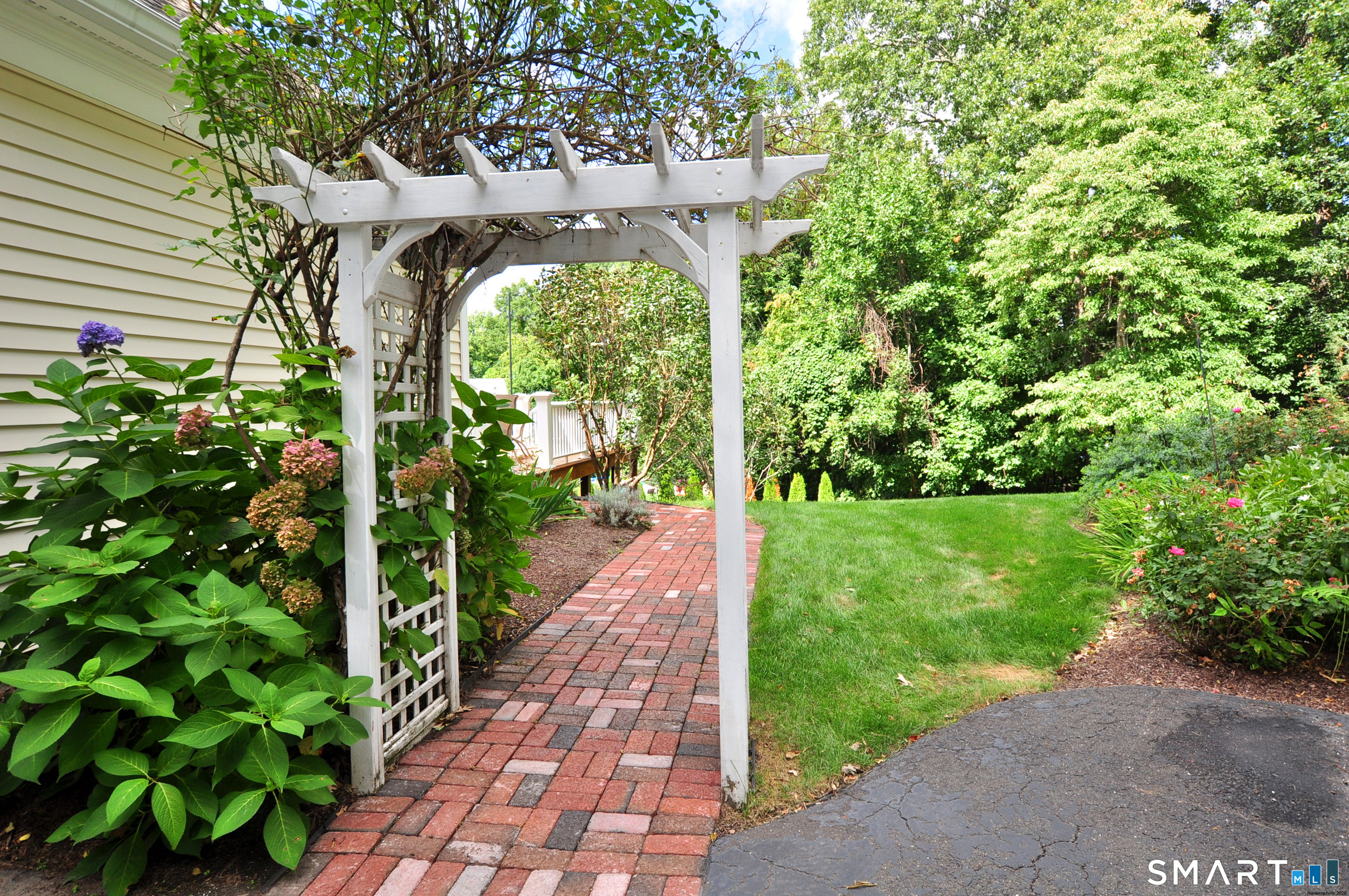 136 Village Gate Drive Southington CT 06489