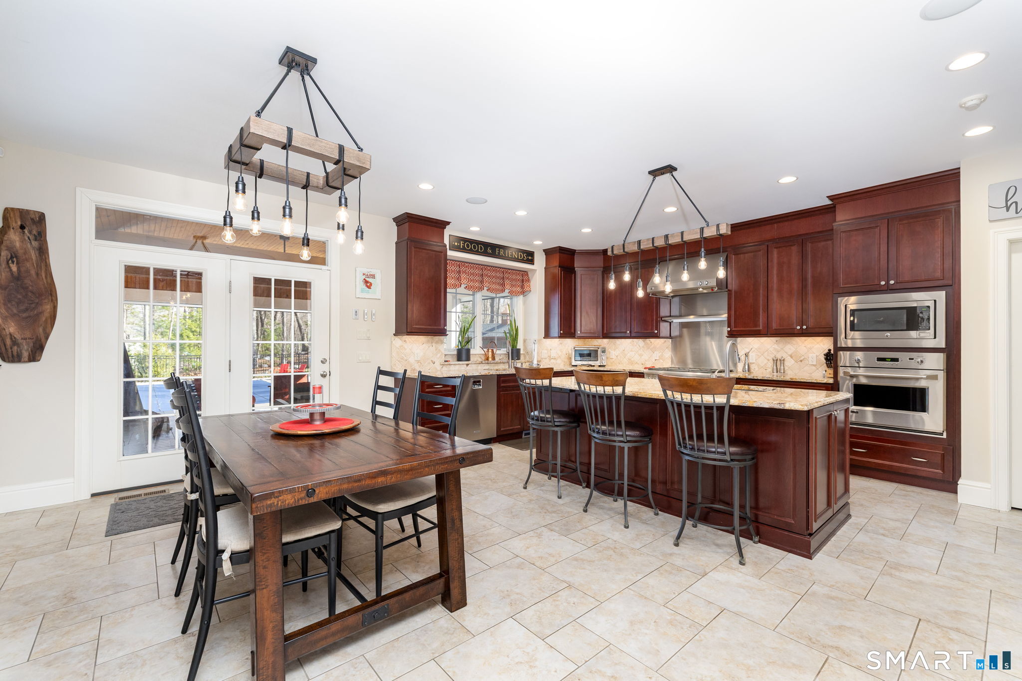 94 Lofgren Road Avon CT 06001