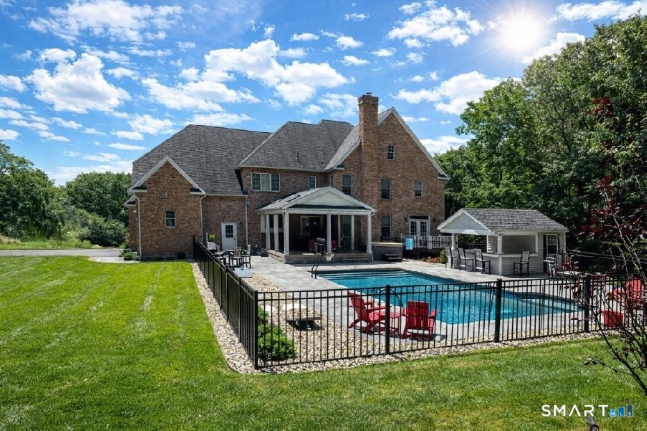 94 Lofgren Road Avon CT 06001