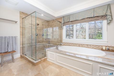 94 Lofgren Road Avon CT 06001