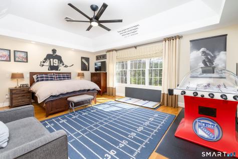 94 Lofgren Road Avon CT 06001