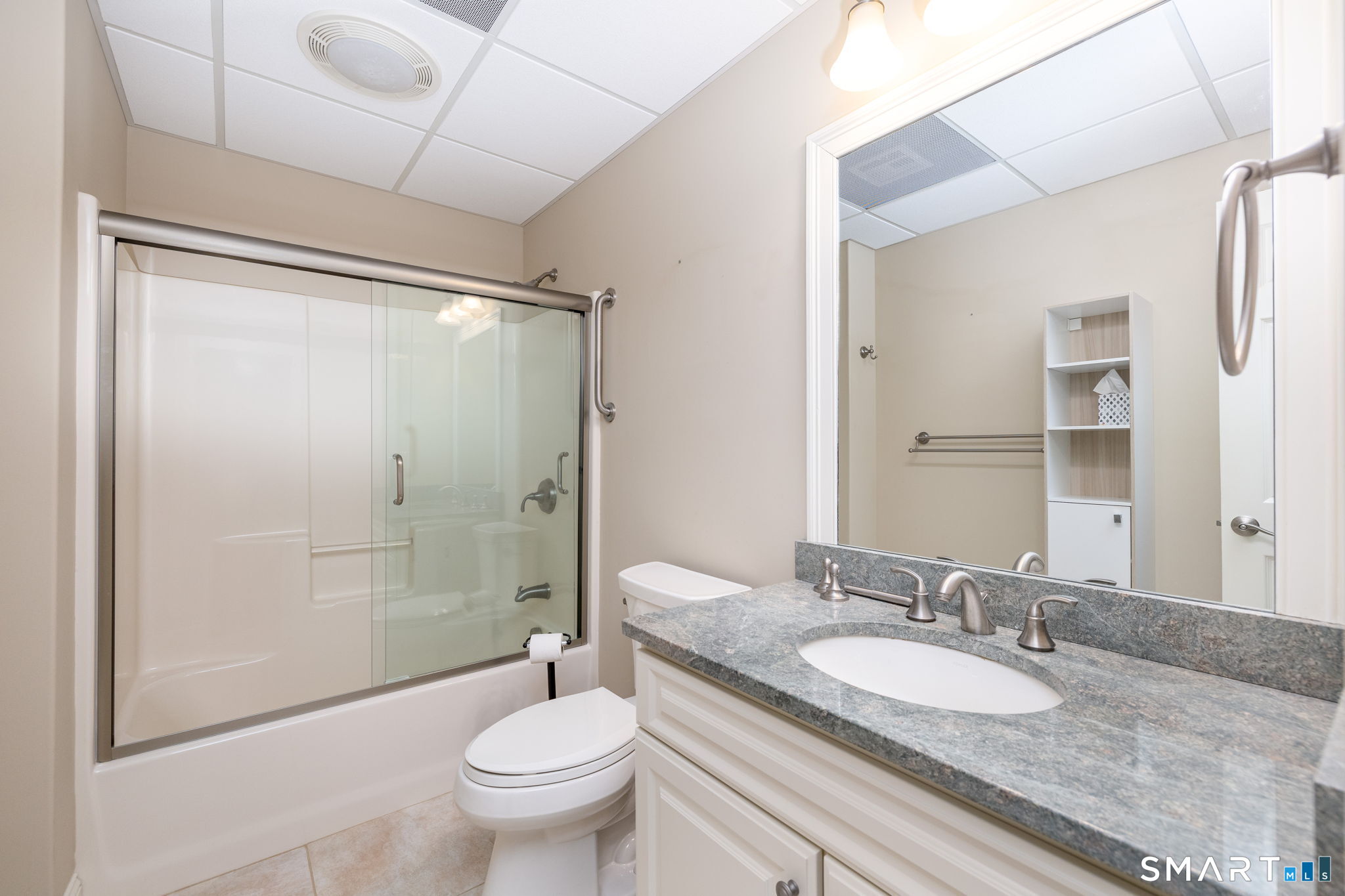 94 Lofgren Road Avon CT 06001