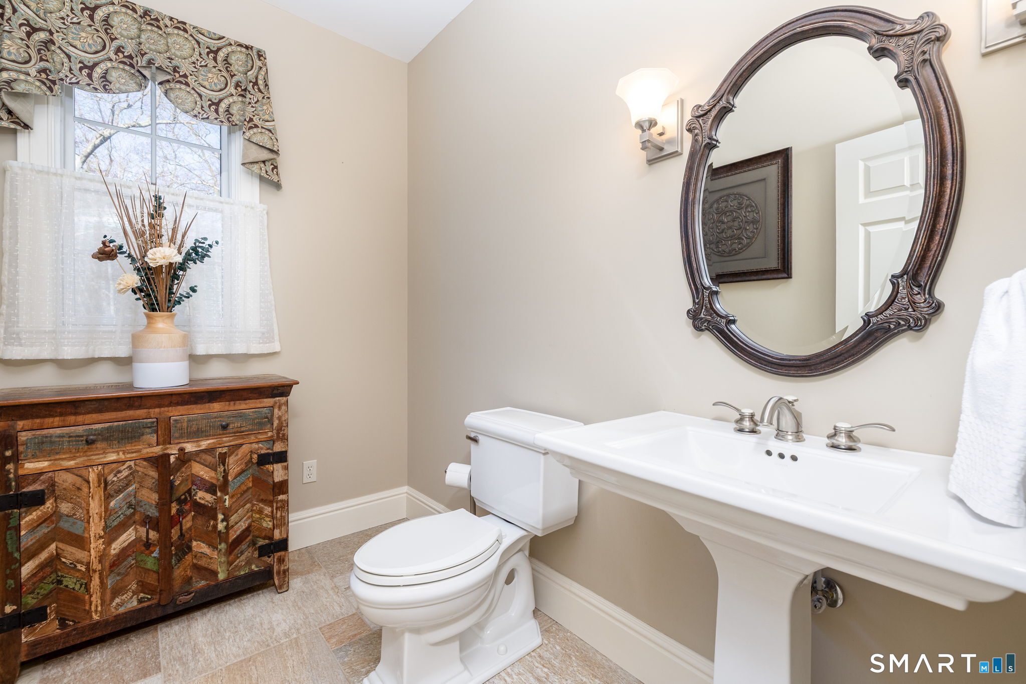 94 Lofgren Road Avon CT 06001