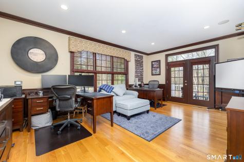 94 Lofgren Road Avon CT 06001