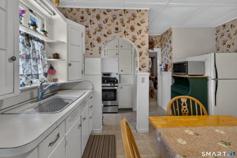 17 Borodell Place New London CT 06320