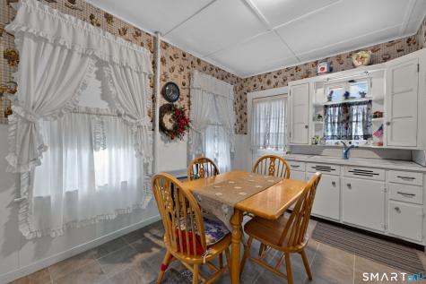 17 Borodell Place New London CT 06320