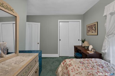 17 Borodell Place New London CT 06320