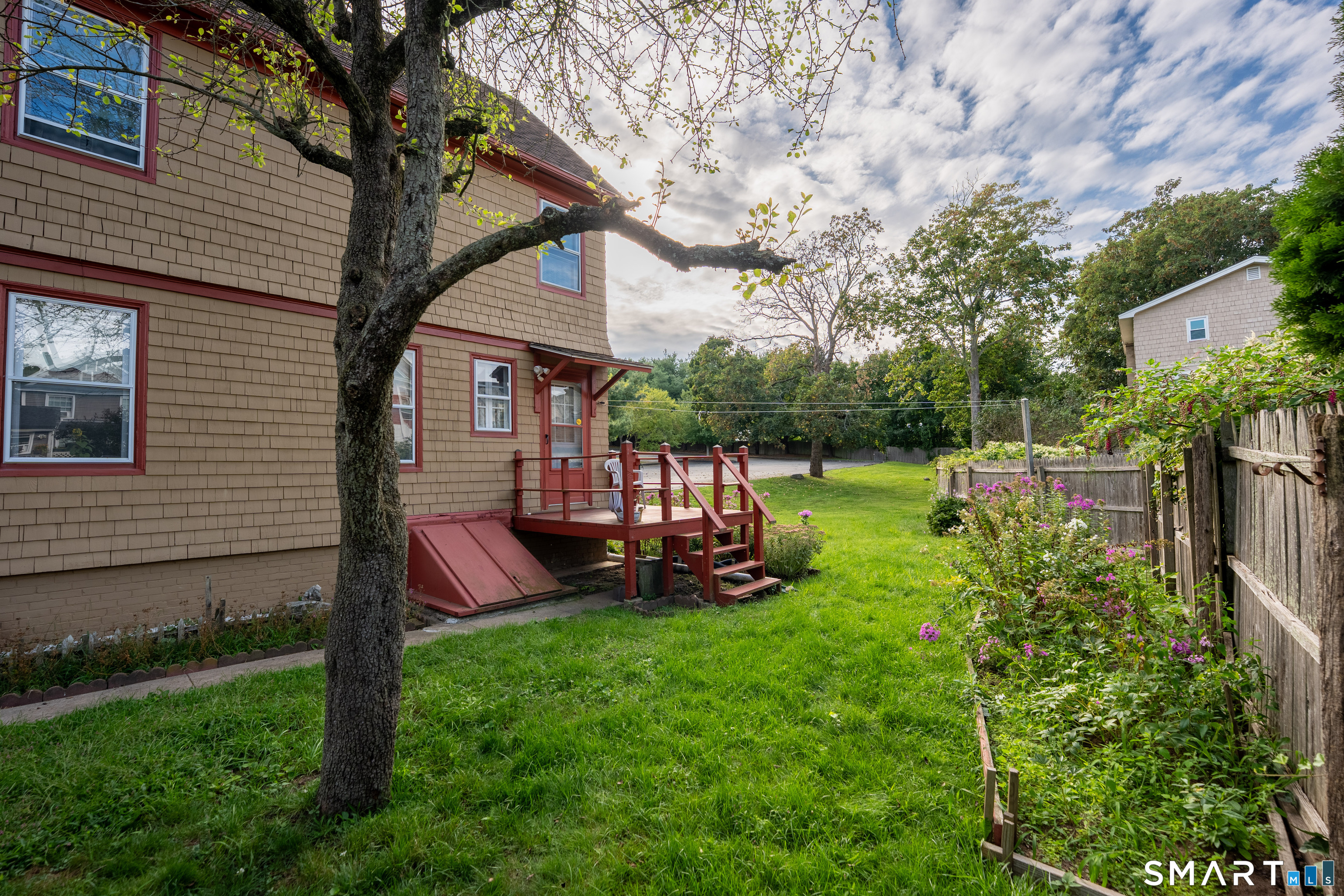 17 Borodell Place New London CT 06320