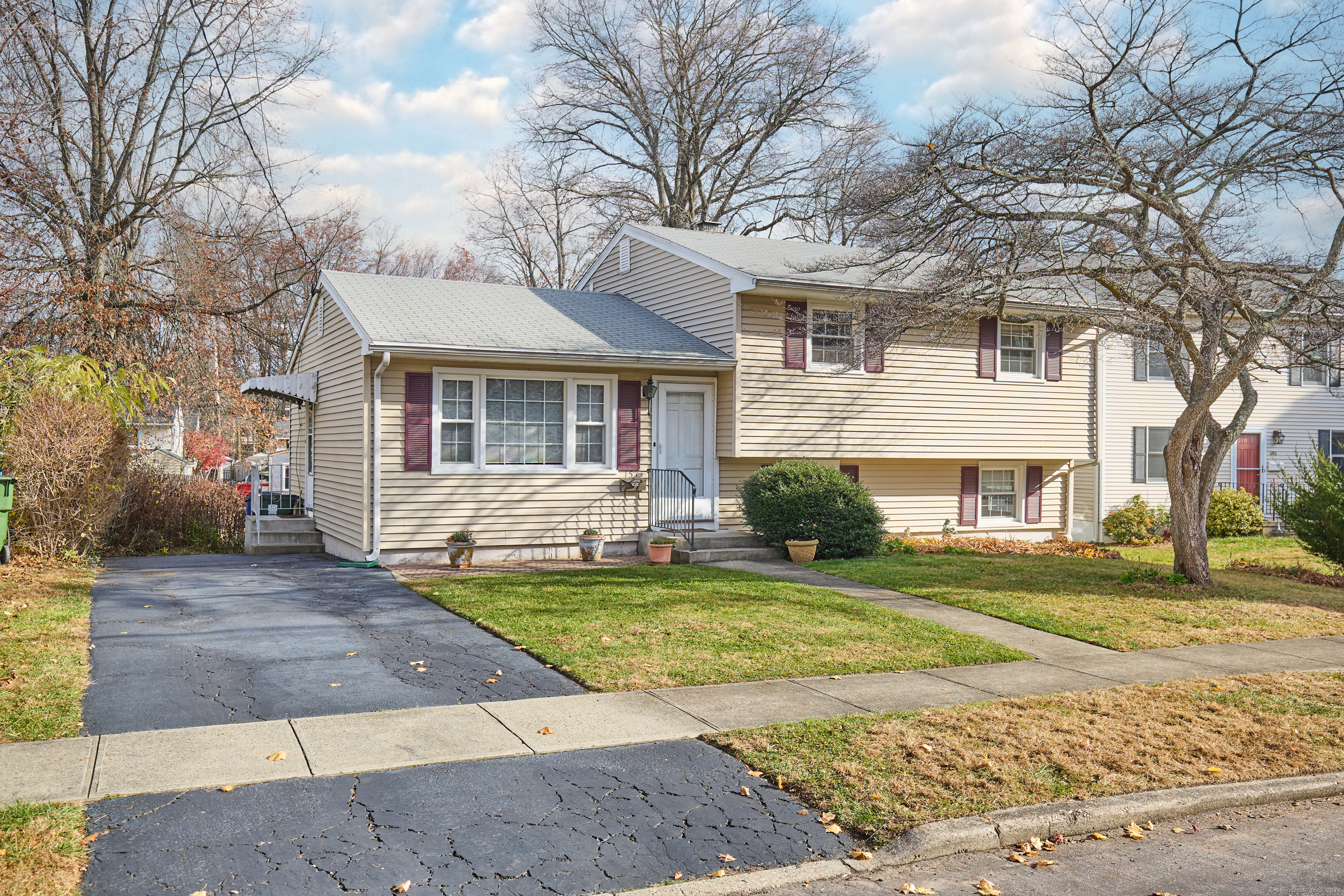 157 Oakwood Drive Fairfield CT 06824
