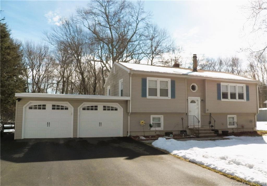 10 Saunders Lane Prospect CT 06712