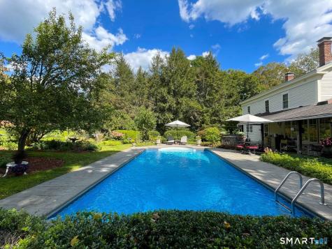 2 Pomperaug Road Woodbury CT 06798