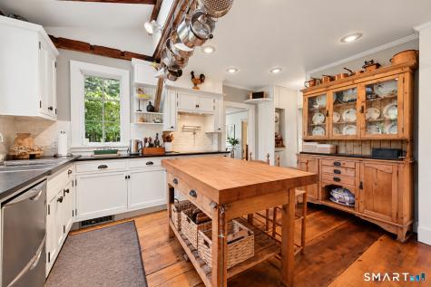 2 Pomperaug Road Woodbury CT 06798