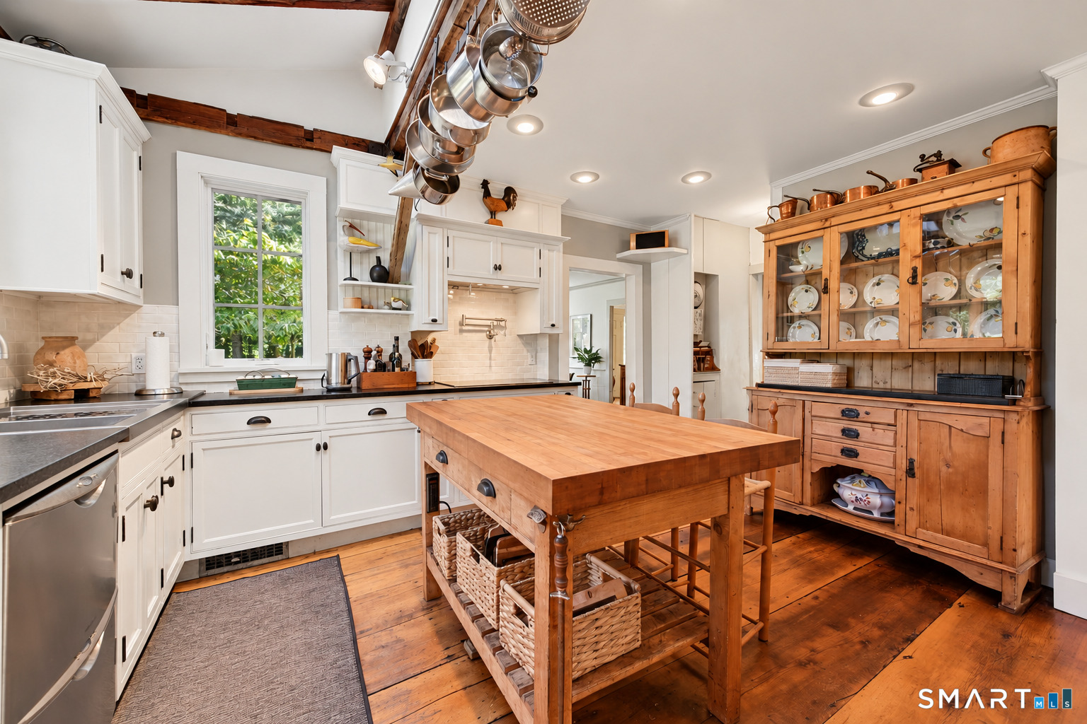 2 Pomperaug Road Woodbury CT 06798