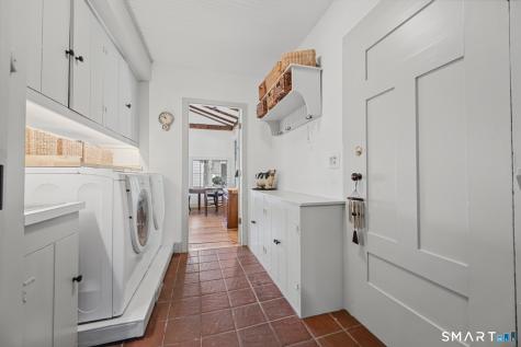 2 Pomperaug Road Woodbury CT 06798