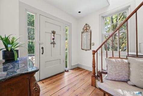 2 Pomperaug Road Woodbury CT 06798