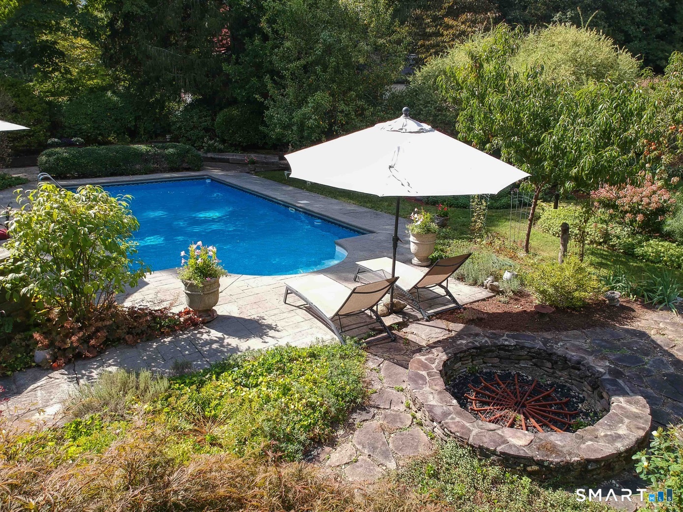 2 Pomperaug Road Woodbury CT 06798